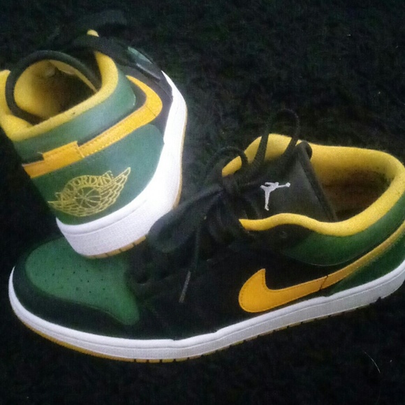 green and yellow ones jordans